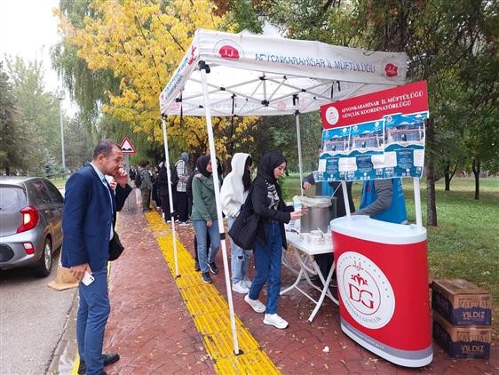 Müftülük üniversite öğrencilerine yönelik karşılama, tanıtım ve kitap standı açtı