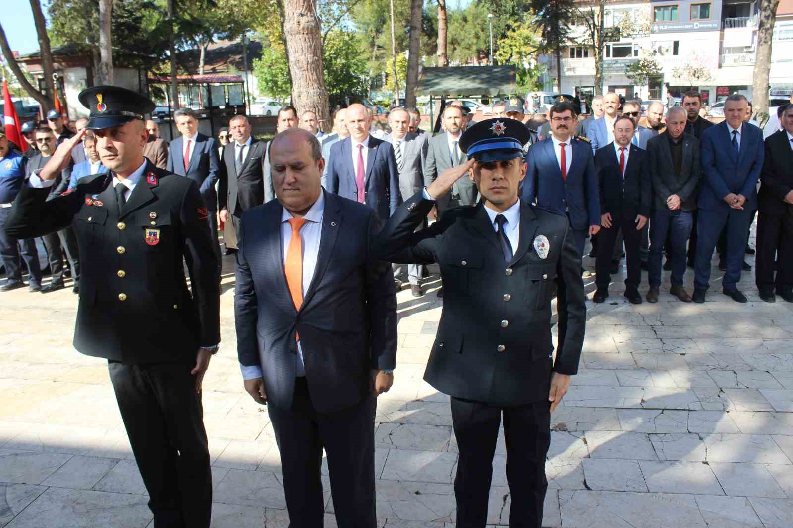 Osmaneli’nde 29 Ekim Cumhuriyet Bayramı kutlamaları başladı