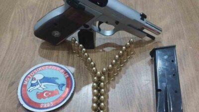 AFYONKARAHİSAR’DA POLİS TARAFINDAN GERÇEKLEŞTİRİLEN ‘ŞOK’ UYGULAMALARDA ÇEŞİTLİ SUÇLARDAN ARANAN 10
