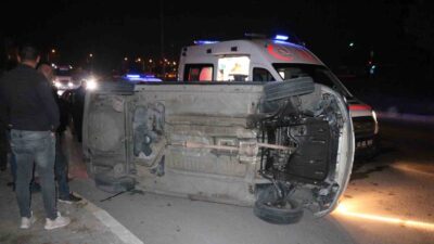 AFYONKARAHİSAR’DA REFÜJE ÇARPARAK TAKLA ATAN OTOMOBİLDE 3’Ü ÇOCUK 5 KİŞİ