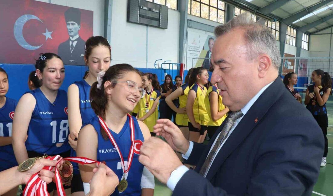 VOLEYBOL ŞAMPİYONU OLDULAR 1