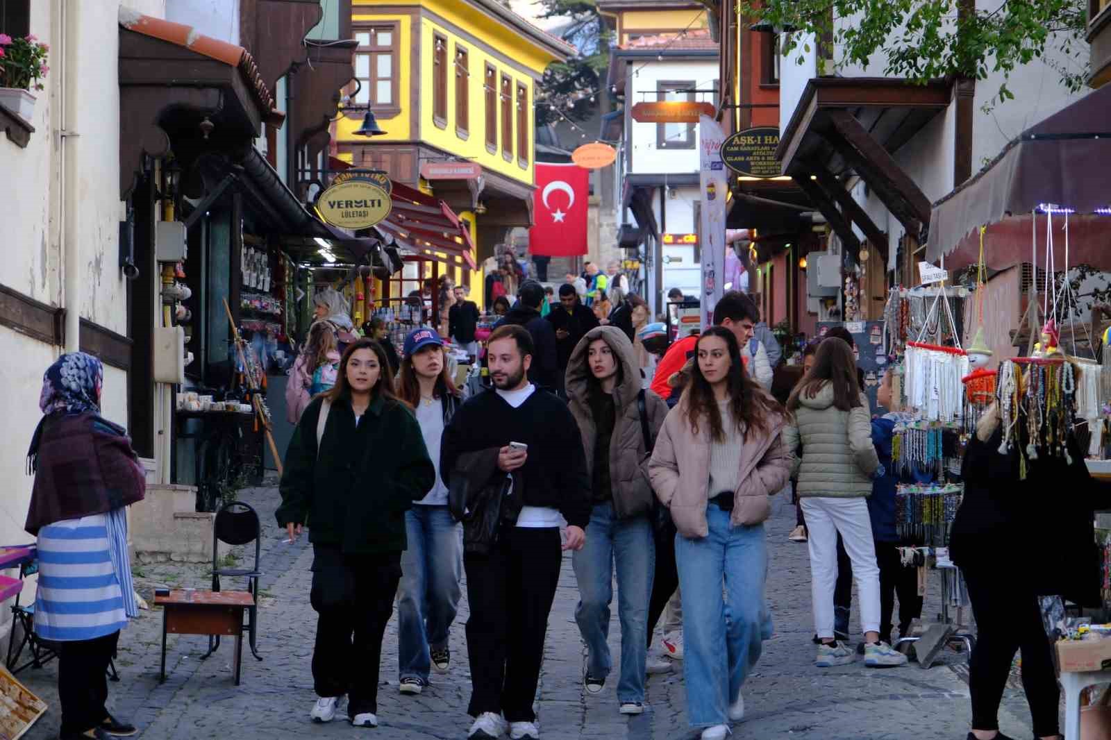 Yerli turistler Odunpazarı’nda yoğunluk oluşturdu