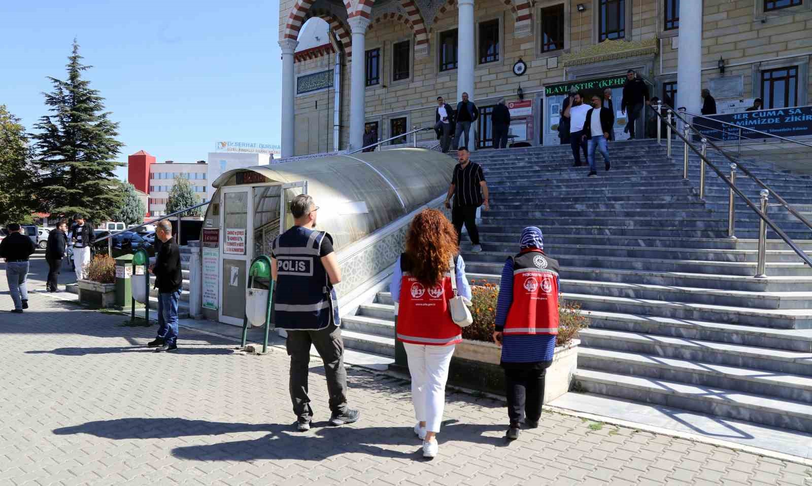 Yoksul ve sokakta çalıştırılan çocuklarla ilgili çalışma yapıldı