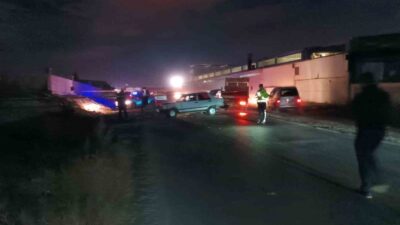 AFYONKARAHİSAR’DA BİRİ KAMYONET ÜÇ ARACIN KARIŞTIĞI ZİNCİRLEME TRAFİK KAZASINDA 6