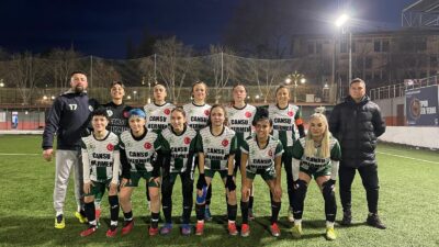 YÜNTAŞ Anadolu Gücü Kadın Futbol Takımı bugün karşılaştığı 1922 Dumlupınar
