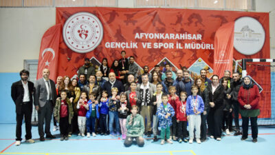 Atatürk’ü Anma programı kapsamında düzenlenen Satranç Turnuvası, Çiğiltepe Spor Salonu’nda