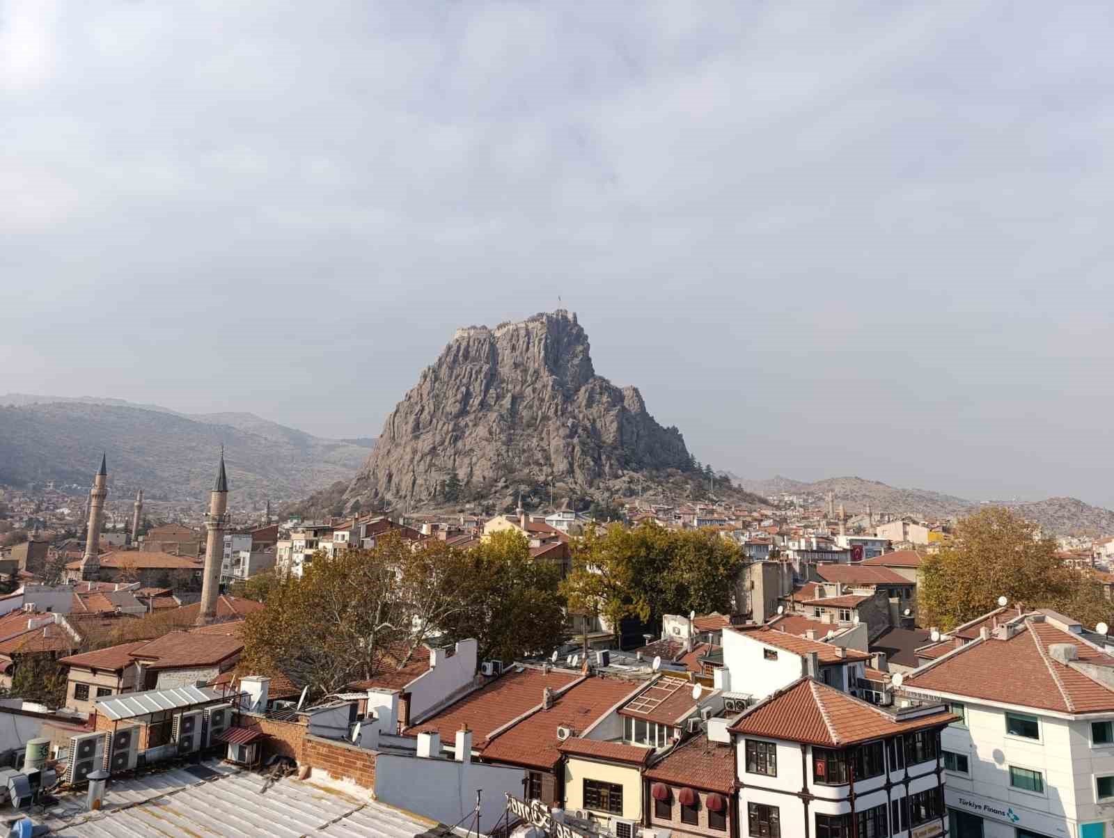 YENİ HAFTAYA SERİN BİR HAVA İLE BAŞLAYAN AFYONKARAHİSAR’DA YAPILAN SON