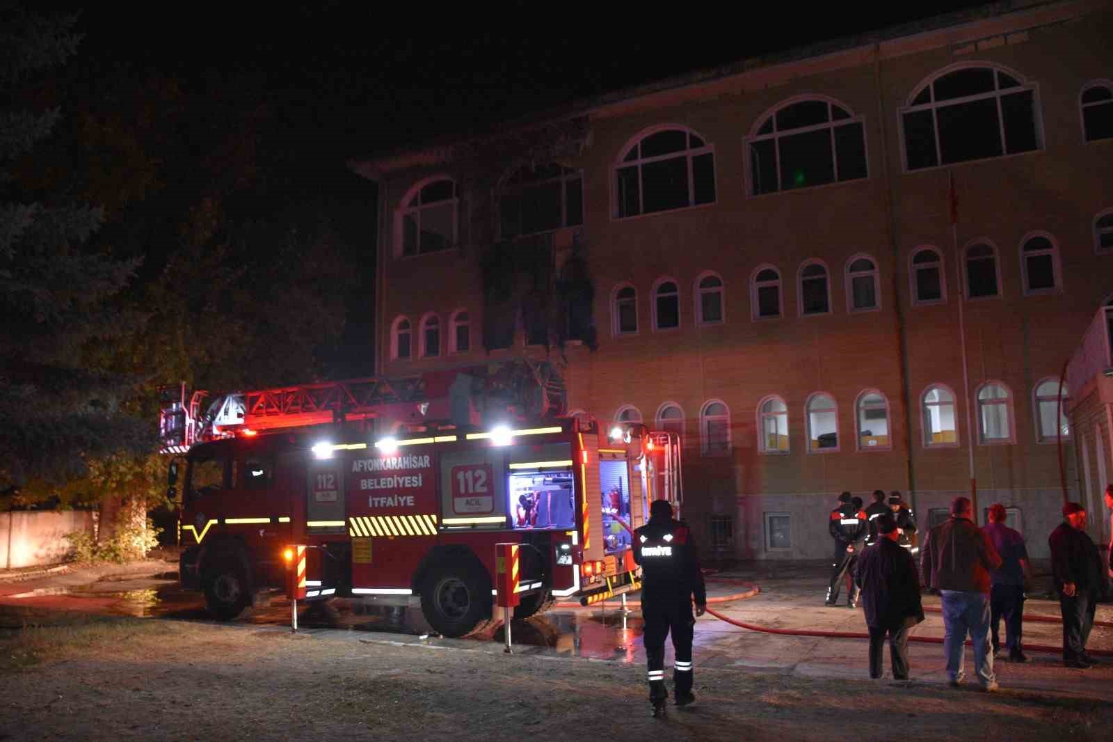 AFYONKARAHİSAR’DA DÜN GECE SAATLERİNDE 54 ÖĞRENCİNİN ÖLÜMDEN DÖNDÜĞÜ KURAN KURSU