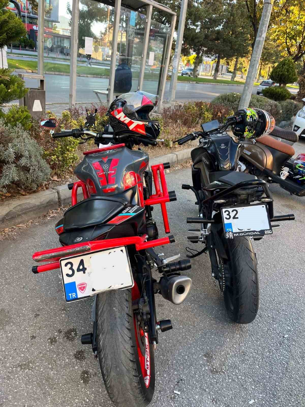 Isparta’da trafiği tehlikeye düşüren 2 motosiklet sürücüsüne ceza yazıldı