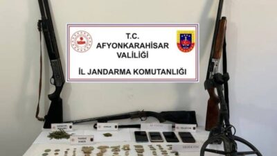 AFYONKARAHİSAR’DA JANDARMA EKİPLERİ UYUŞTURUCU SATTIĞI İDDİA EDİLEN 4 KİŞİYİ GÖZALTINA
