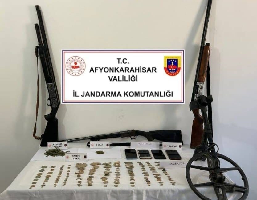 AFYONKARAHİSAR’DA JANDARMA EKİPLERİ UYUŞTURUCU