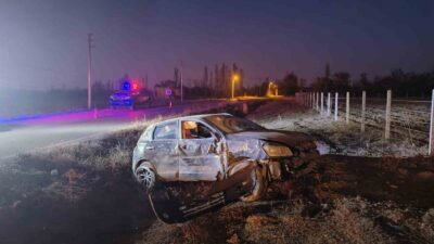 AFYONKARAHİSAR’DA İKİ OTOMOBİLİN ÇARPIŞTIĞI VE ARAÇLARIN HURDAYA DÖNDÜĞÜ KAZADA 4
