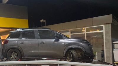 AFYONKARAHİSAR’DA KONTROLDEN ÇIKARAK TAKLA ATAN OTOMOBİLDE 2 KİŞİ YARALANDI.