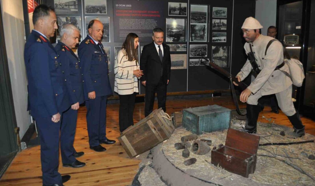 ESKİŞEHİR VALİSİ HÜSEYİN AKSOY,