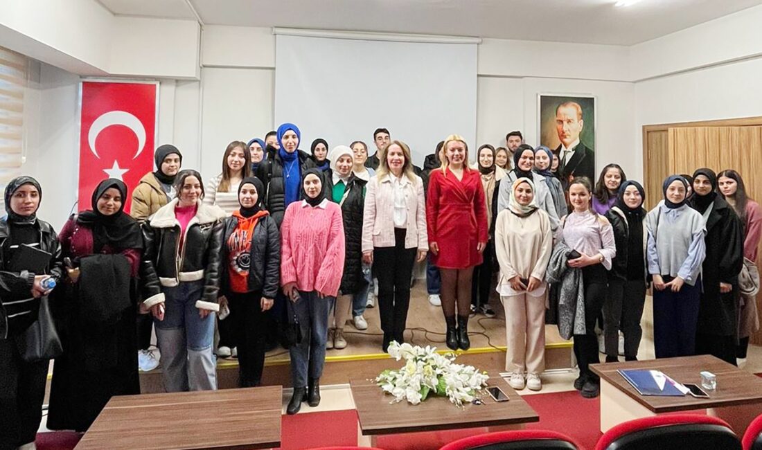 Sandıklı MYO’da düzenlenen seminerde