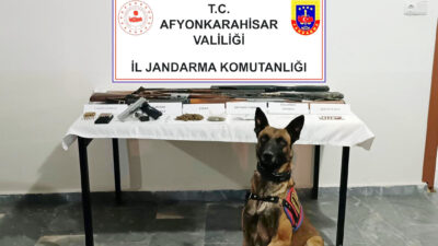 Sultandağı ilçesine bağlı Üçkuyu köyünde jandarma ekipleri tarafından araç içerisinde