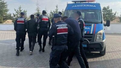 Afyonkarahisar İl Jandarma Komutanlığı ekipleri, aranan şahısların tespitine ve yakalanmasına