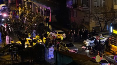 Dumlupınar Mahallesi’nde Sevgi Sokağı’nı Ambaryolu’na bağlayan caddede yaşanan maddi hasarlı