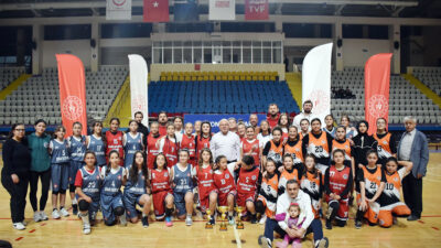 Okul Sporları kapsamında düzenlenen kulüpler arası U-14 Kızlar Basketbol müsabakaları