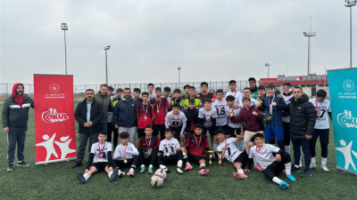 Okul Sporları projesi kapsamında düzenlenen futbol genç erkekler turnuvası Kocatepe