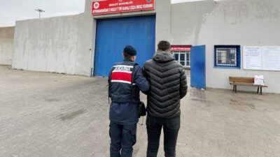 Hırsızlık suçundan kesinleşmiş hapis cezasıyla aranması bulunan şahıs, jandarma ekipleri