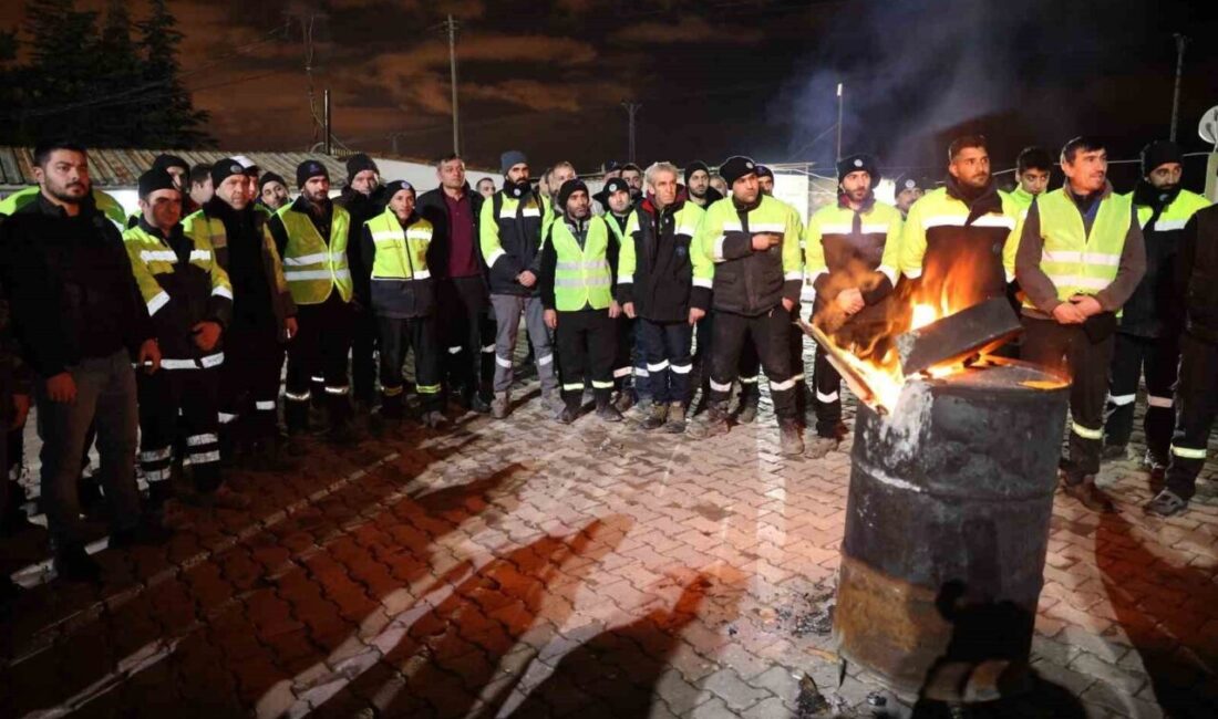 Odunpazarı Belediye Başkanı Kazım Kurt, yeni yıl dolayısıyla Odunpazarı Belediyesi’nin