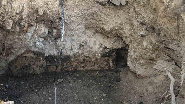 Isparta’da kendilerini belediye personeli olarak tanıtan dört kişi, kaçak kazı