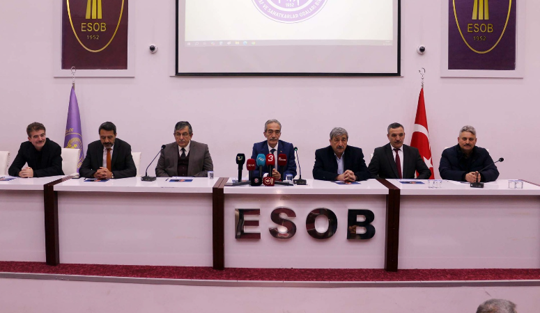 Dün bir basın toplantısı düzenleyen ESOB Başkanı Cengiz Üstün, il