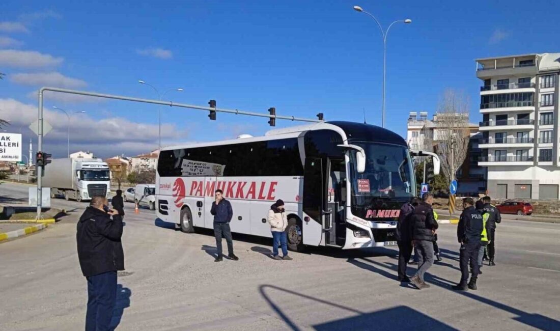 Afyonkarahisar’da yolcu otobüsünün çarptığı