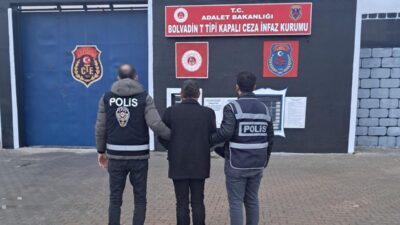 Afyonkarahisar İl Emniyet Müdürlüğü görevlileri, ‘8 adet çek için karşılıksızdır’