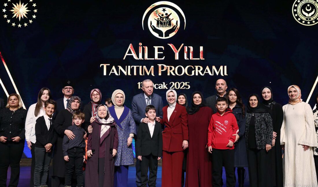 Bakan Göktaş: “Annelik ve babalık itibarsızlaştırılıyor, aile bağları zayıflıyor. Cinsiyetsizleştirmeyi