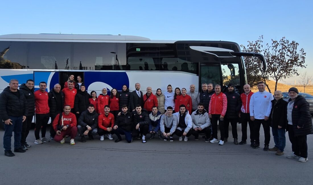 Afyonkarahisar Belediyesi Yüntaş Spor Kulübü sporcusu ve milli karateci Ayşe