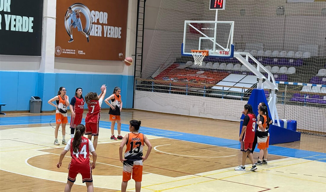 Afyonkarahisar Tınaztepe Spor Salonu, Basketbol U-16 Kulüp Kızlar müsabakalarına ev