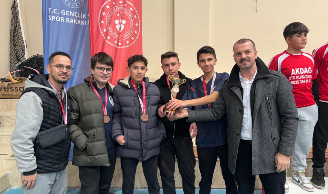 Kocatepe Spor Kompleksi’nde düzenlenen Okul Sporları Yıldız Erkekler Dart Müsabakaları