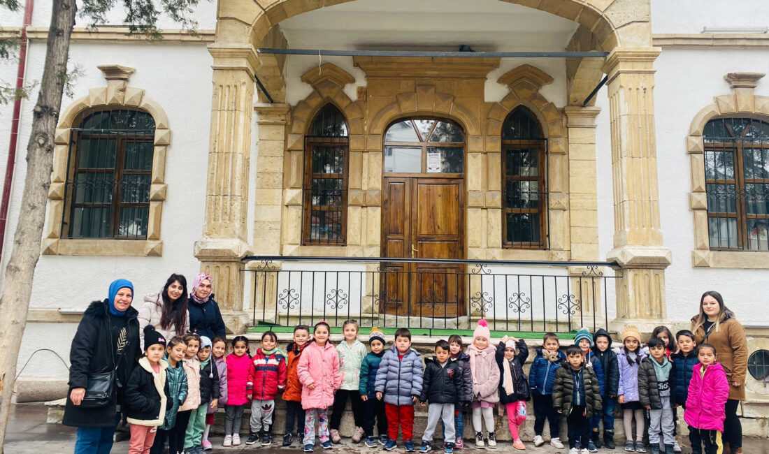 Emirdağ Cumhuriyet İlkokulu ana sınıfı öğrencileri, öğretmenleri eşliğinde Emirdağ Kültür