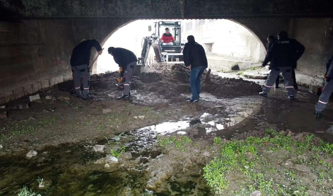 Emirdağ Belediyesi, başlattığı çalışmalar kapsamında Çay Deresi’nin içini ve etrafını