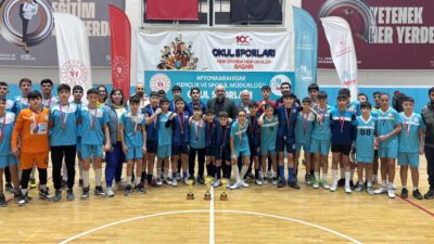 Afyonkarahisar’da düzenlenen Okul Sporları Futsal Yıldız Erkek Müsabakaları, Tınaztepe Spor