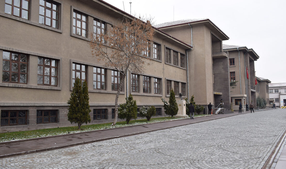 Afyonkarahisar Belediye Başkanı Burcu Köksal’ın, alkol ruhsatı ile ilgili söylemlerine