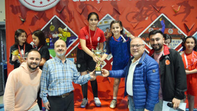 Çiğiltepe Spor Salonu’nda düzenlenen Minikler Kız-Erkek Takım ve Ferdi Masa