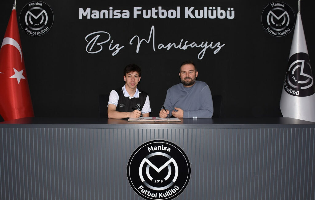 Manisa Futbol Kulübü, genç orta saha oyuncusu Muhammed Mustafa Özbay’ı