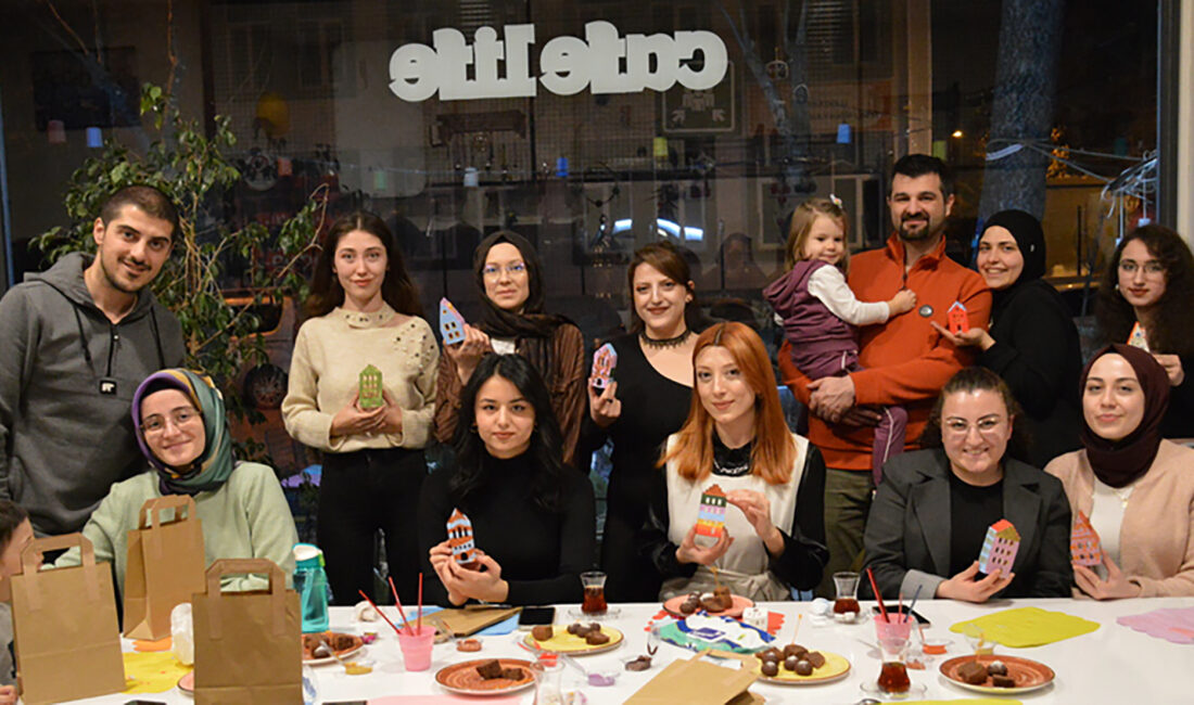 Afyonkarahisar Ruh Sağlığı ve Eğitimi Derneği, Cafelife’da  atölye çalışması düzenledi.