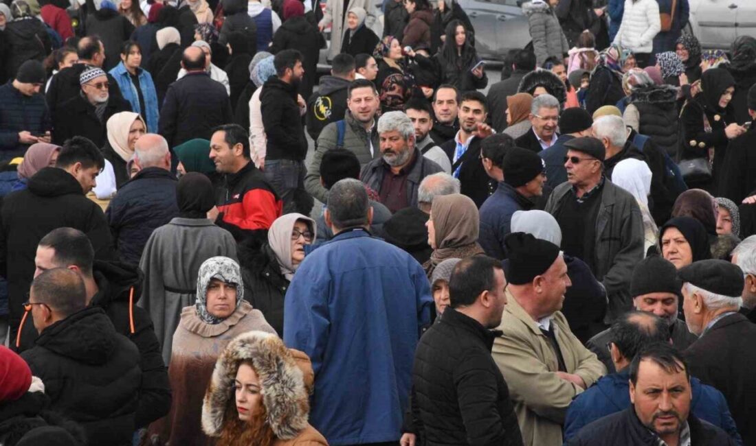 Afyonkarahisar’da sömestirde umreye gidecek 200 kişi için uğurlama programı düzenlendi.