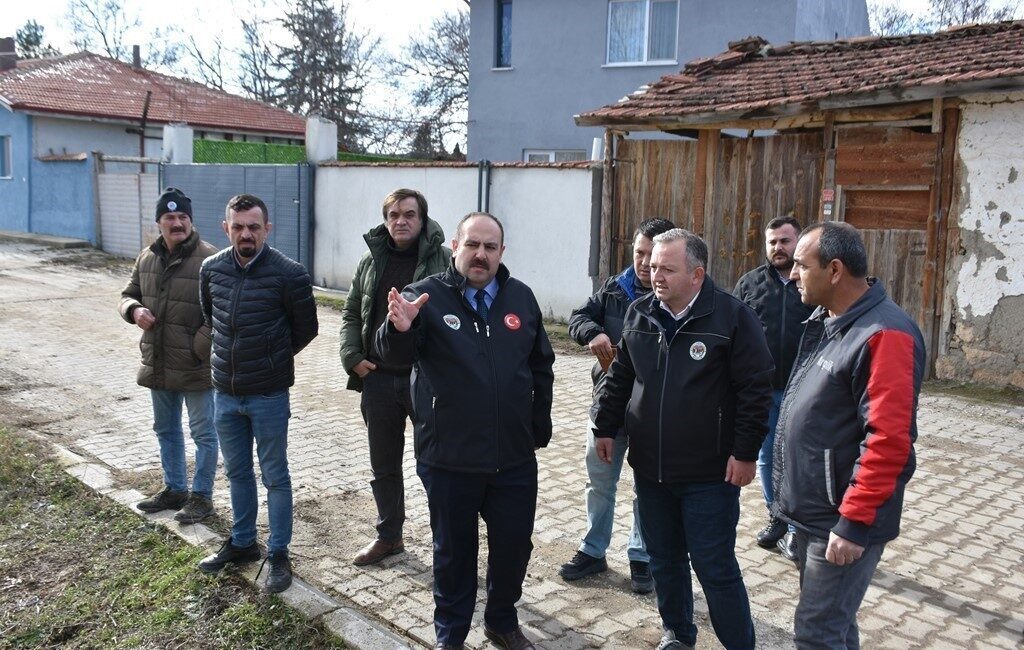 İnönü Belediye Başkanı Serhat Hamamcı, Dutluca Mahallesi sakinleriyle bir araya