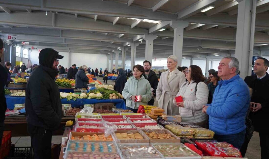 Bilecik Belediye Başkanı Melek Mızrak Subaşı, çalışmaları kapsamında kapalı pazar