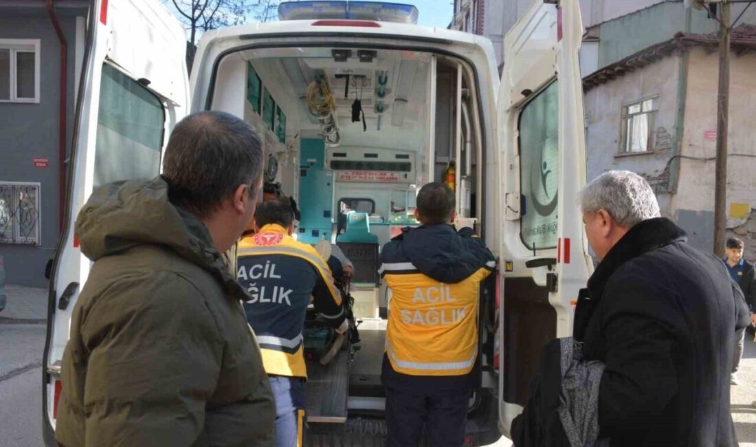 Bilecik’te seyir halindeki bir otomobilin yayaya çarpması sonucu meydana gelen