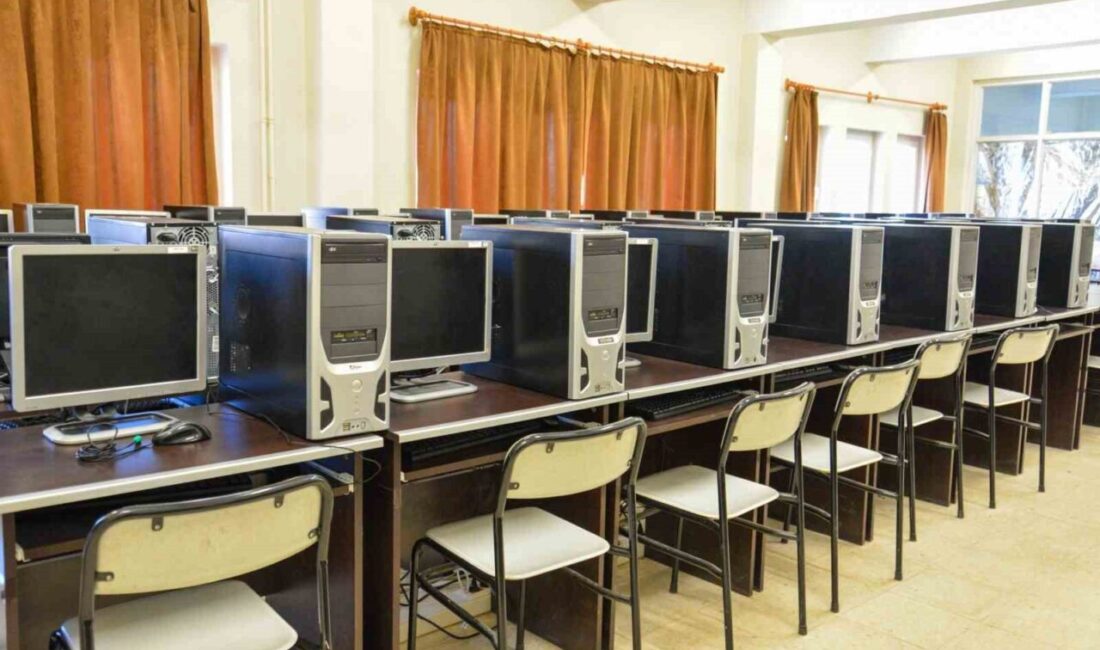 BŞEÜ’nin bilgisayar laboratuvarları yenilendi Bilecik Şeyh Edebali Üniversitesi (BŞEÜ), öğrencilere ve akademisyenlere daha nitelikli