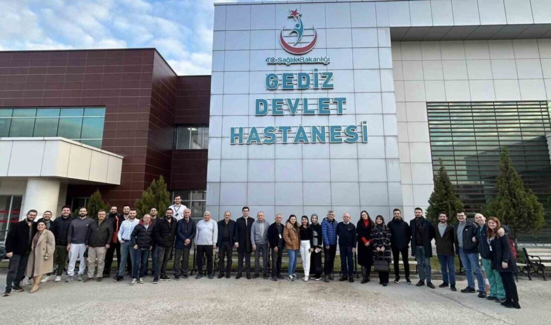 Kütahya’nın Gediz İlçe Devlet Hastanesi’nde görev yapan uzman ve aile