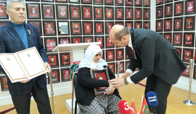 Şuhut Efe Köyü Nüfusuna Kayıtlı Asker İbrahim Karapıçak 30.05.1966 tarihinde