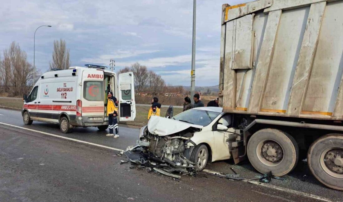 Eskişehir’de kırmızı ışıkta bekleyen 2 kamyona arkadan çarpan otomobilin sürücüsü