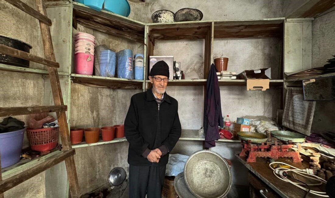 Isparta’nın Eğirdir ilçesinde yaşayan 82 yaşındaki Mustafa Karacan, yarım asrı